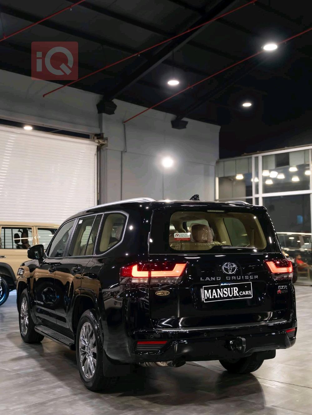 تۆیۆتا لاند کروزەر